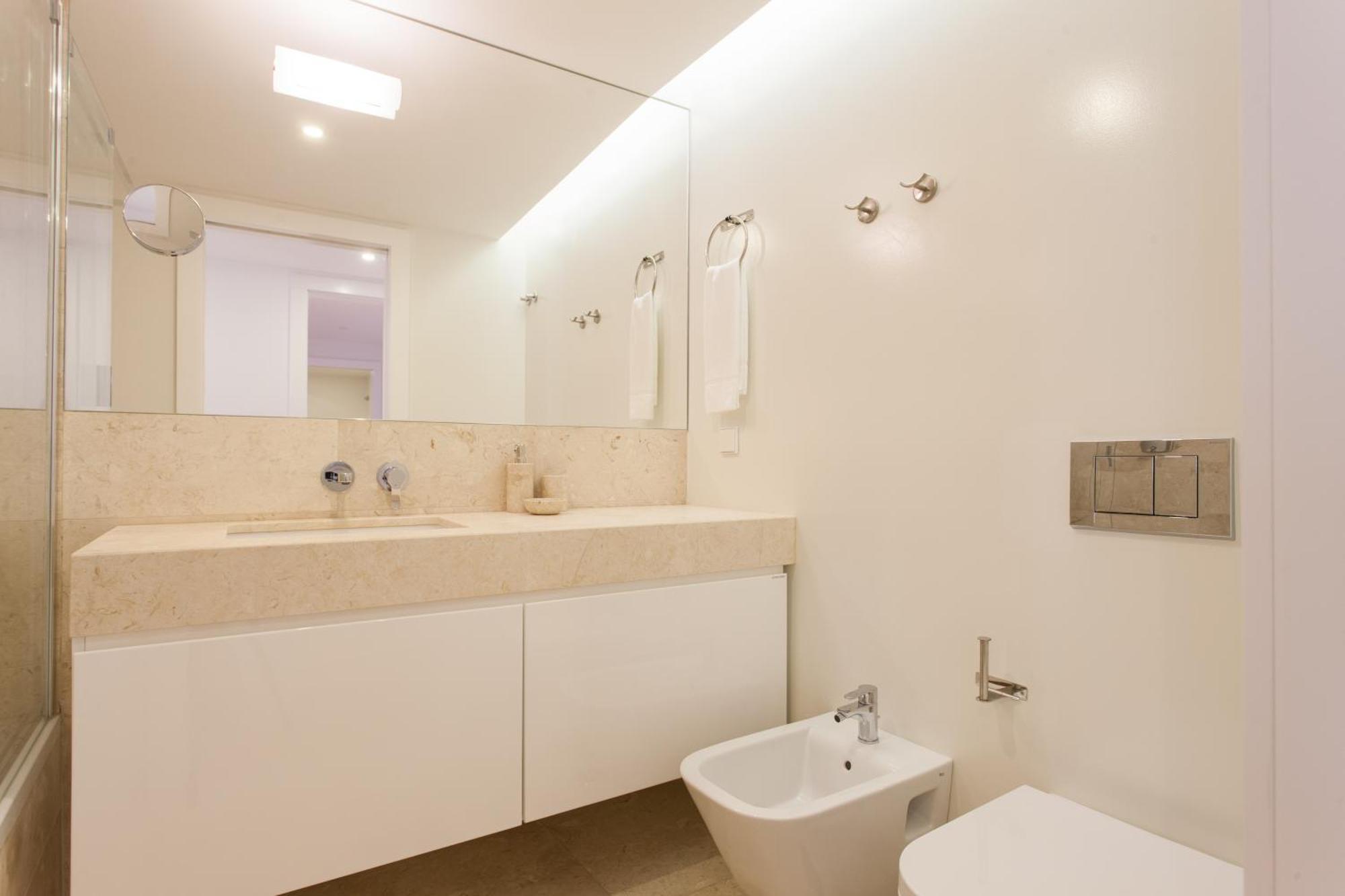 Apartment Mouraria Blue Three-bedroom W/ Parking - By Lu Holidays *